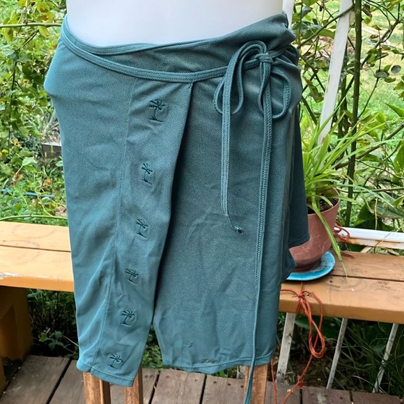 Tommy Bahama Dresses & Skirts - Tommy Bahama Teal wrap Skirt XS